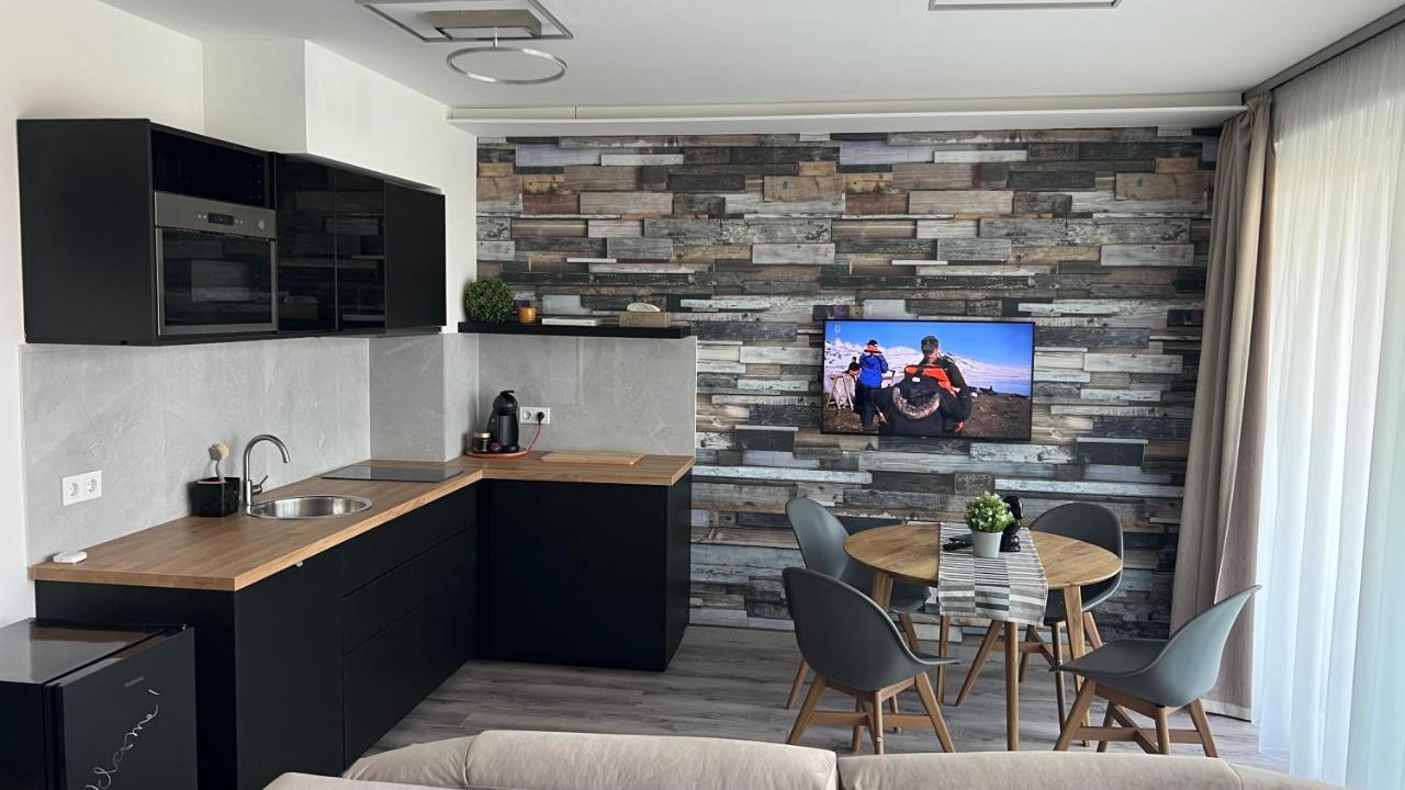 Villa Bauhaus Wellness Apartman 202 Siófok Buitenkant foto
