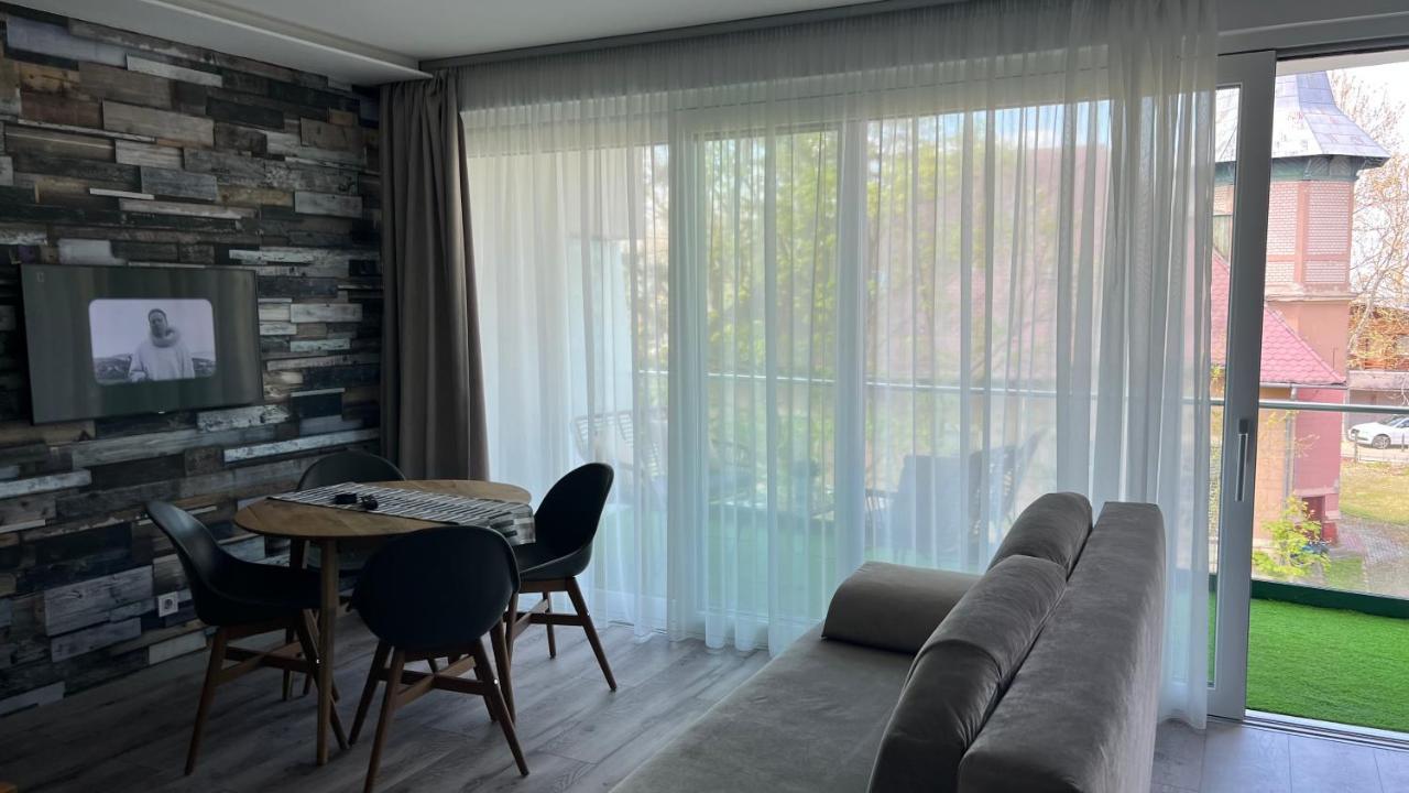 Villa Bauhaus Wellness Apartman 202 Siófok Buitenkant foto