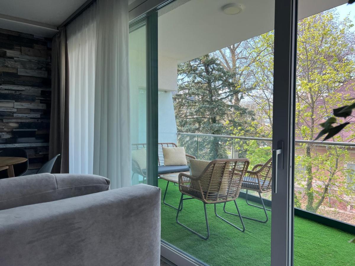 Villa Bauhaus Wellness Apartman 202 Siófok Buitenkant foto
