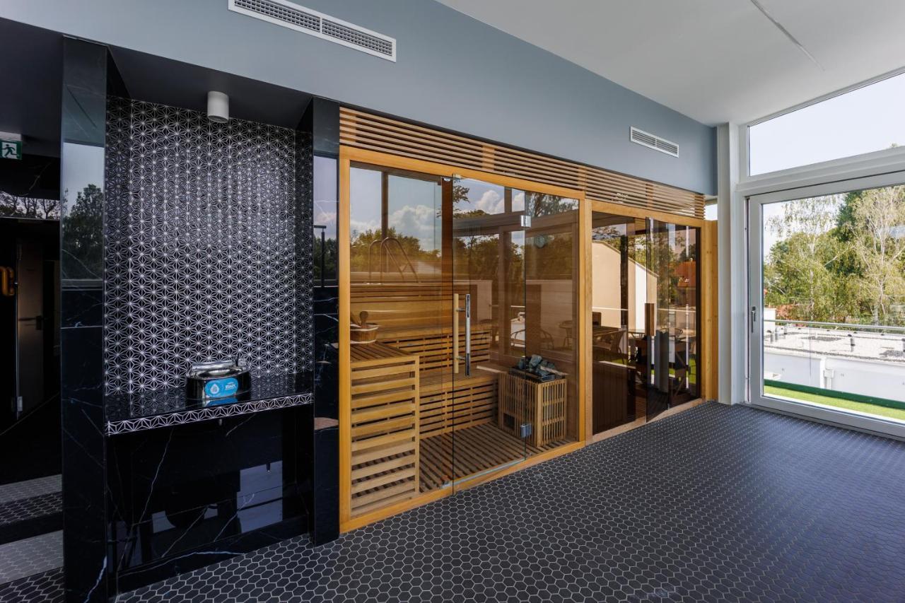 Villa Bauhaus Wellness Apartman 202 Siófok Buitenkant foto